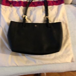 Tory Burch tote small tote in good condition.